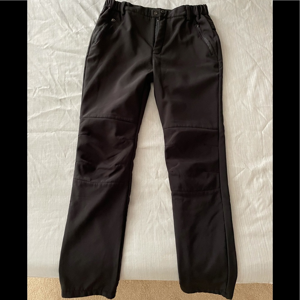 Soft shell fleece lined ski/snowboard pants.